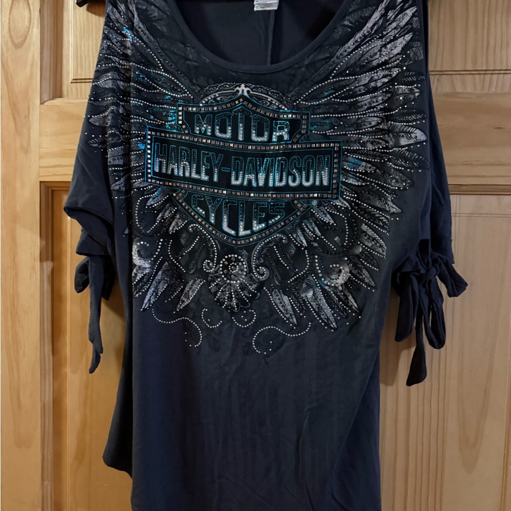 Harley-Davidson Women's Blackish dark gray  color Tee with Wing Graphics firm
